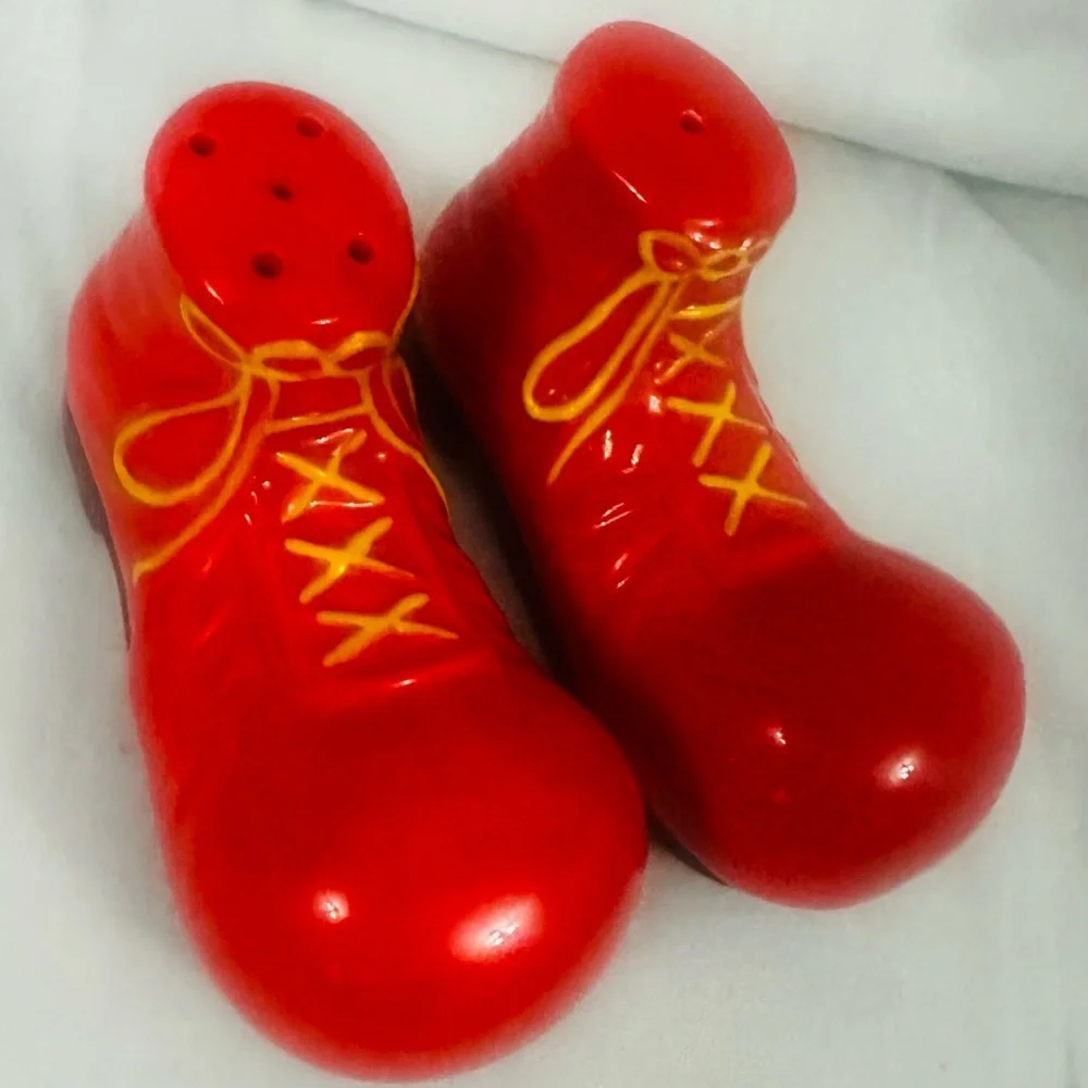 Vintage NOS RARE Ronald McDonald Red Clown Shoes Salt & Pepper Shakers Kitsch